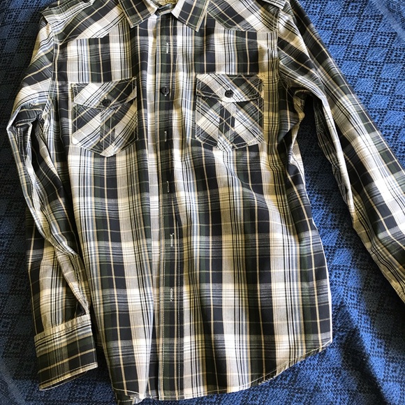 Men’s plaid causal button down - Picture 6 of 6